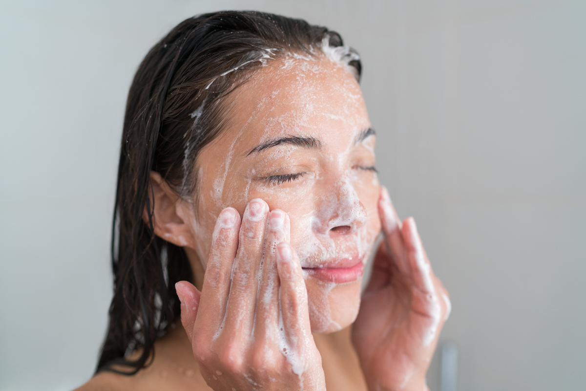 Une routine exfoliante intelligente : révélez l’éclat naturel de votre peau